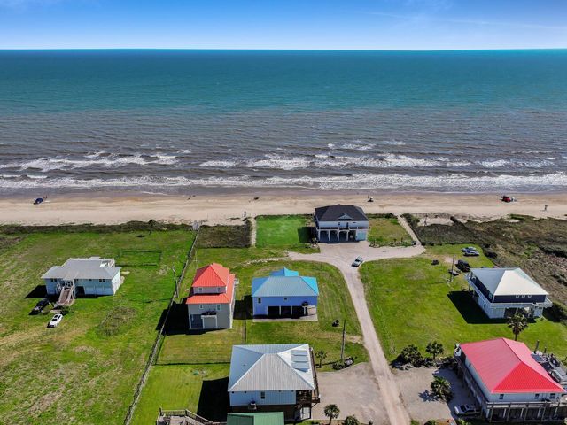 772 Bolivar Dunes Boulevard, Gilchrist, TX 77617