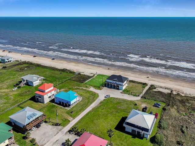 772 Bolivar Dunes Boulevard, Gilchrist, TX 77617