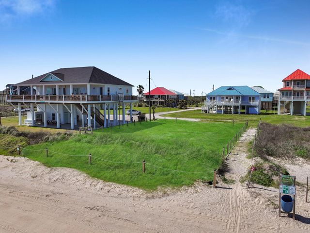 772 Bolivar Dunes Boulevard, Gilchrist, TX 77617