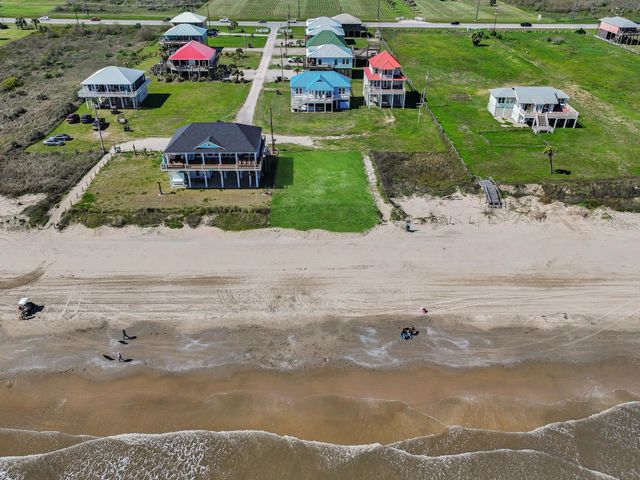772 Bolivar Dunes Boulevard, Gilchrist, TX 77617
