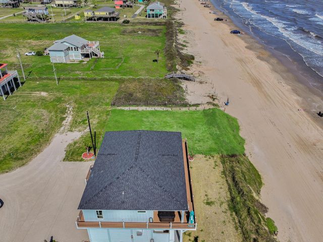 772 Bolivar Dunes Boulevard, Gilchrist, TX 77617