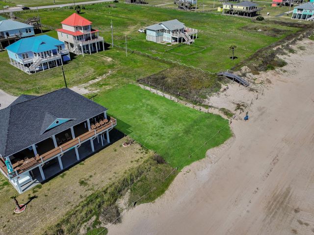 772 Bolivar Dunes Boulevard, Gilchrist, TX 77617