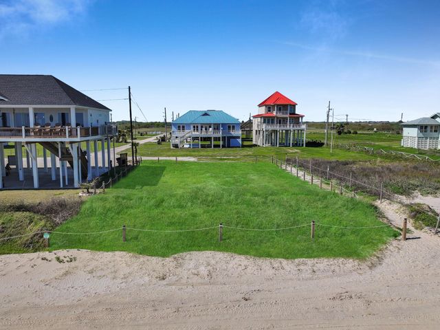 772 Bolivar Dunes Boulevard, Gilchrist, TX 77617