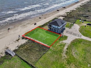 772 Bolivar Dunes Boulevard, Gilchrist, TX 77617