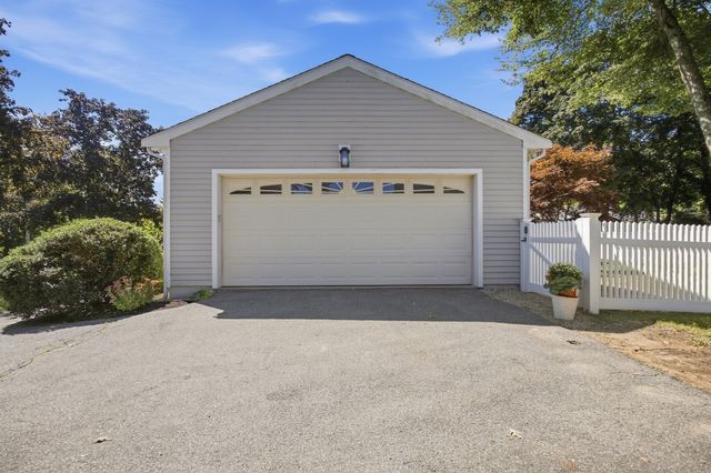 5 Amherst Road, Wilmington, MA 01887