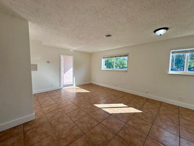 3101 NE 7th Avenue B, Pompano Beach, FL 33064