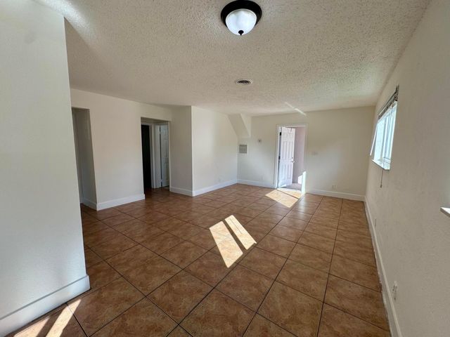 3101 NE 7th Avenue B, Pompano Beach, FL 33064