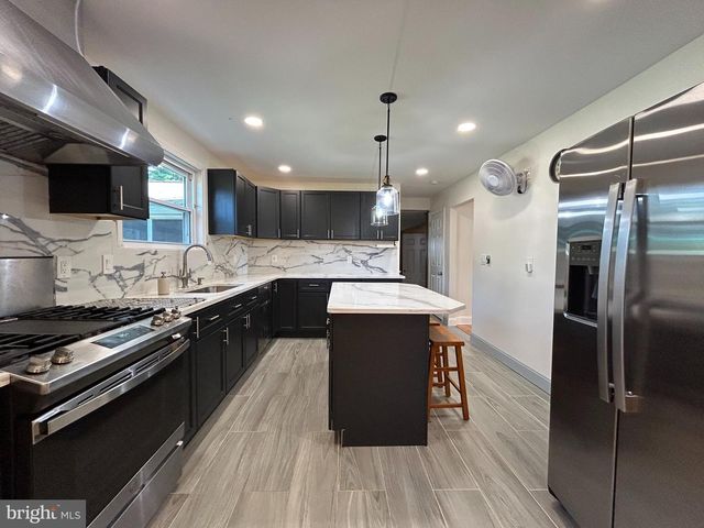 118 COUNTRY CLUB DR, Newark, DE 19711