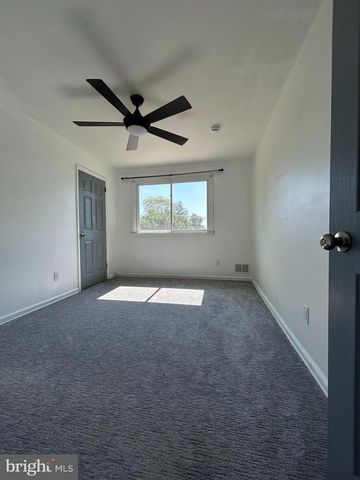 118 COUNTRY CLUB DR, Newark, DE 19711