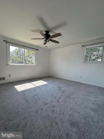 118 COUNTRY CLUB DR, Newark, DE 19711