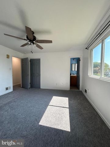 118 COUNTRY CLUB DR, Newark, DE 19711