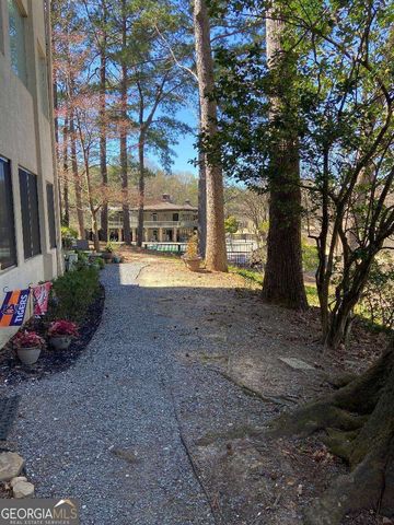 29 CHAUMONT Square NW, Atlanta, GA 30327