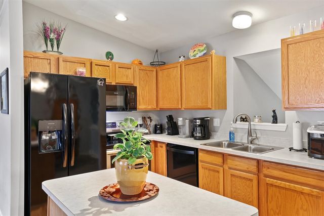 6824 Maplelawn Drive, Ypsilanti, MI 48197