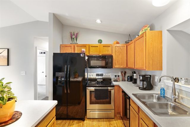 6824 Maplelawn Drive, Ypsilanti, MI 48197