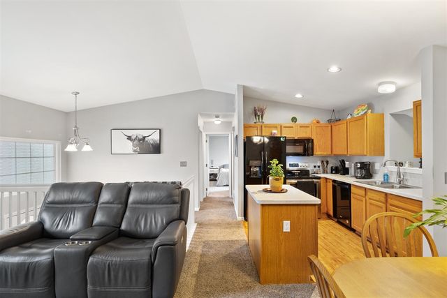 6824 Maplelawn Drive, Ypsilanti, MI 48197