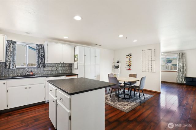 1316 Headley Avenue NW, Orting, WA 98360
