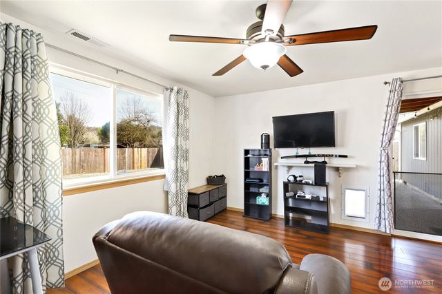 1316 Headley Avenue NW, Orting, WA 98360