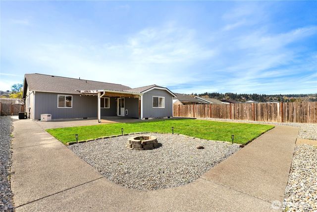 1316 Headley Avenue NW, Orting, WA 98360