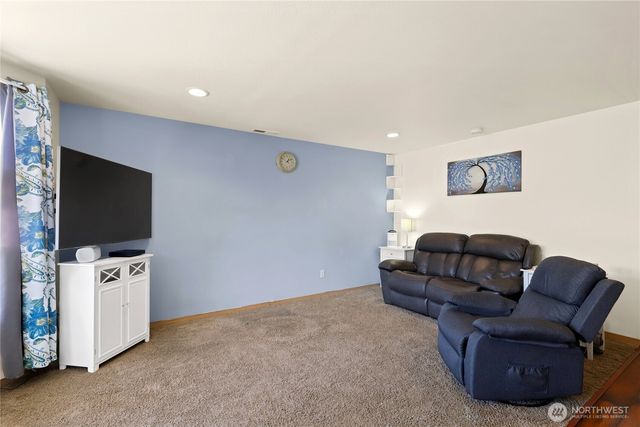 1316 Headley Avenue NW, Orting, WA 98360