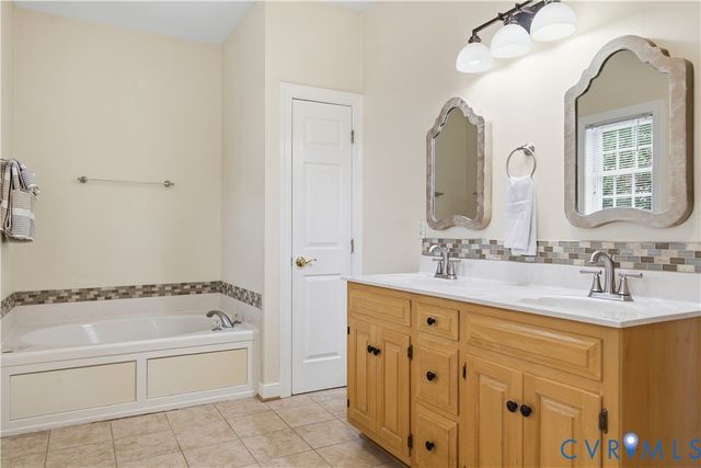11341 Royal Ln, New Kent, VA 23140