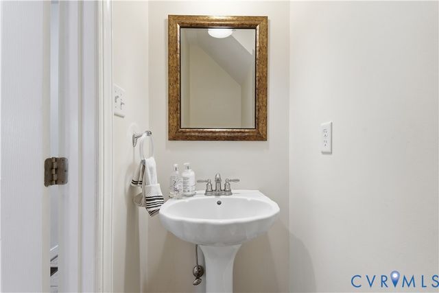 11341 Royal Ln, New Kent, VA 23140