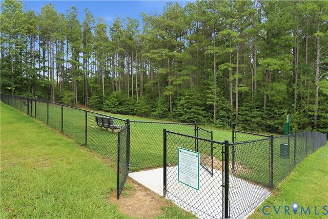 11341 Royal Ln, New Kent, VA 23140