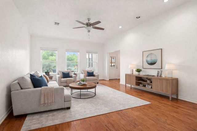 128 W Persimmon Drive, Granite Shoals, TX 78654