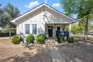 110 Lexington RD, Elgin, TX 78621