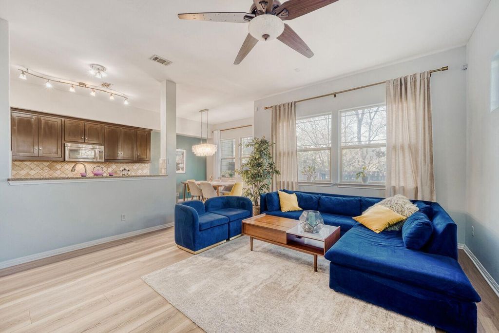 1009 Taulbee LN H, Austin, TX 78757