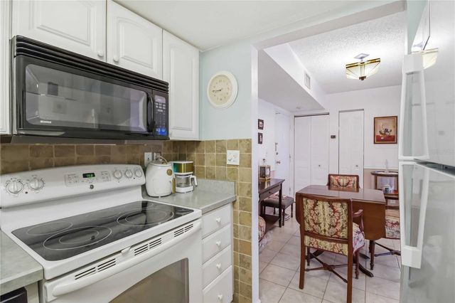 2901 26TH ST W 408, Bradenton, FL 34205