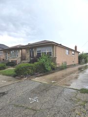 5914 S Meade Avenue, Chicago, IL 60638