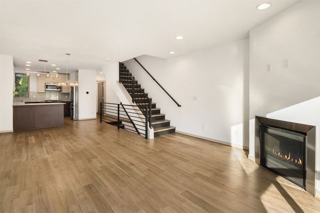 508 N 105th Street, Seattle, WA 98133