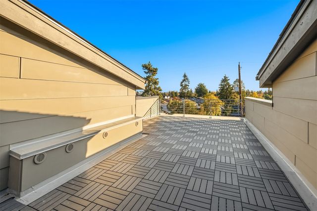 508 N 105th Street, Seattle, WA 98133