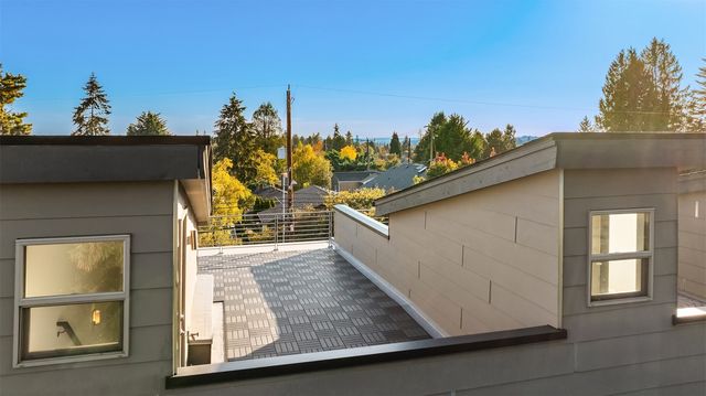 508 N 105th Street, Seattle, WA 98133