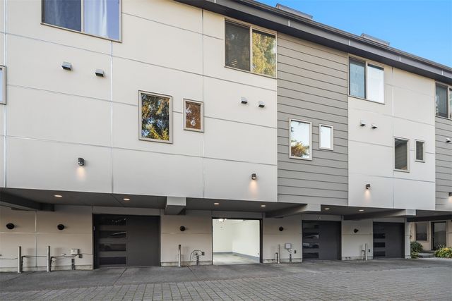 508 N 105th Street, Seattle, WA 98133