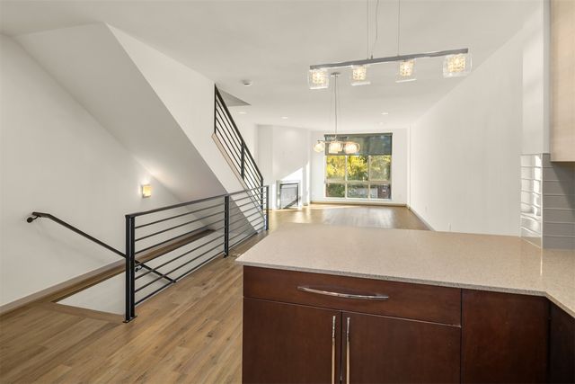 508 N 105th Street, Seattle, WA 98133