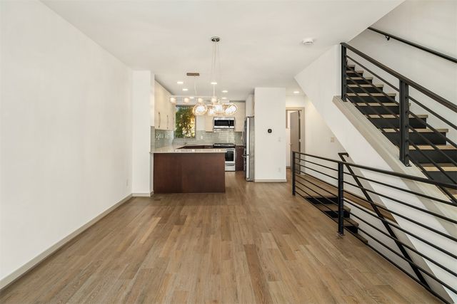 508 N 105th Street, Seattle, WA 98133