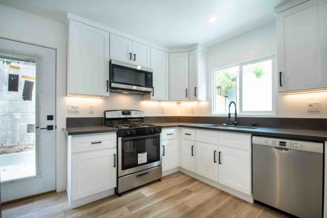 2276 Ewing Street, Los Angeles, CA 90039