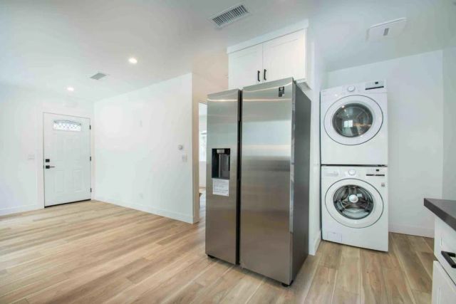 2276 Ewing Street, Los Angeles, CA 90039