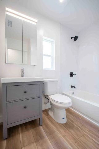 2276 Ewing Street, Los Angeles, CA 90039