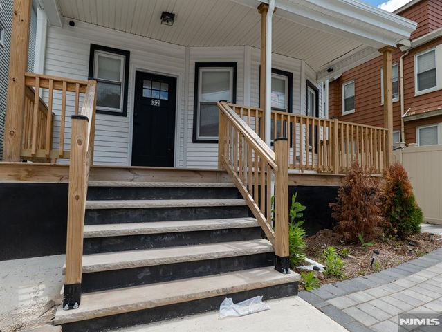 32 Palm Street, Newark, NJ 07106