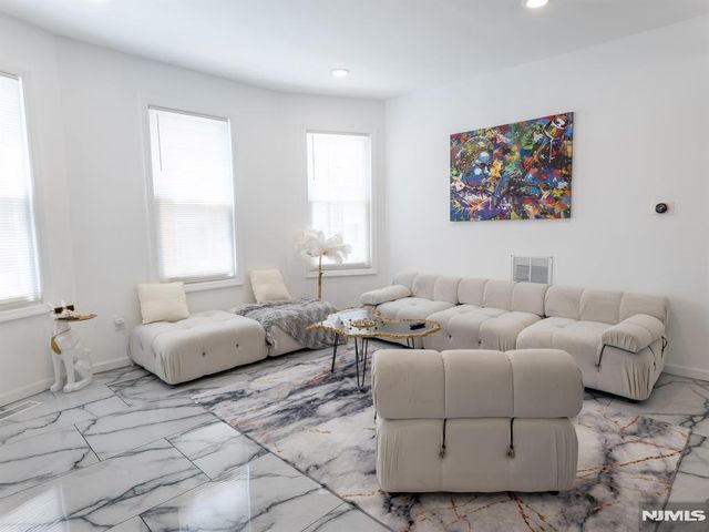 32 Palm Street, Newark, NJ 07106