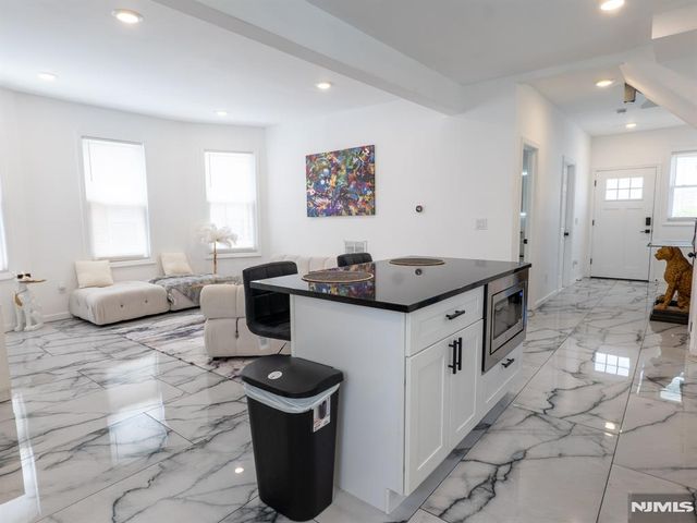 32 Palm Street, Newark, NJ 07106