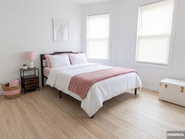32 Palm Street, Newark, NJ 07106