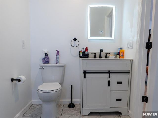 32 Palm Street, Newark, NJ 07106