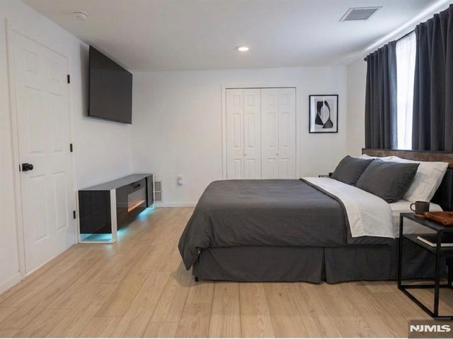32 Palm Street, Newark, NJ 07106