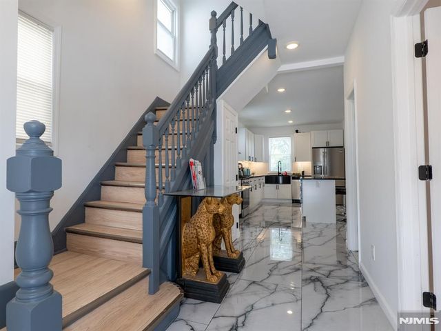 32 Palm Street, Newark, NJ 07106