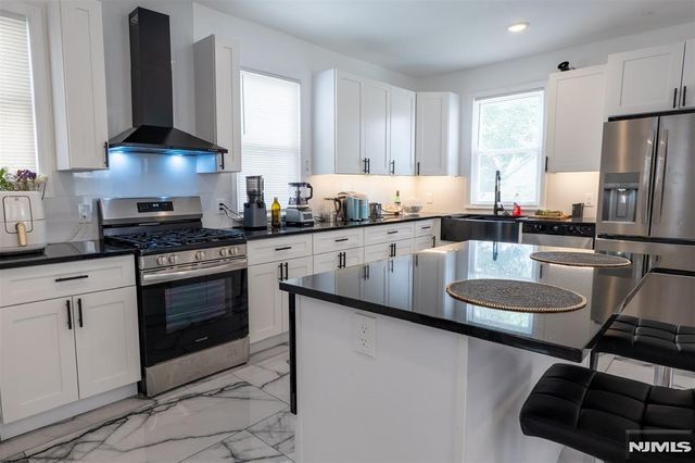 32 Palm Street, Newark, NJ 07106