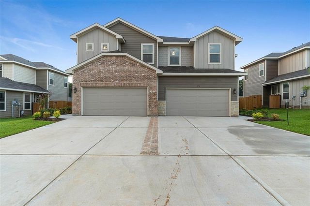 146 Parkgate B, Conroe, TX 77304
