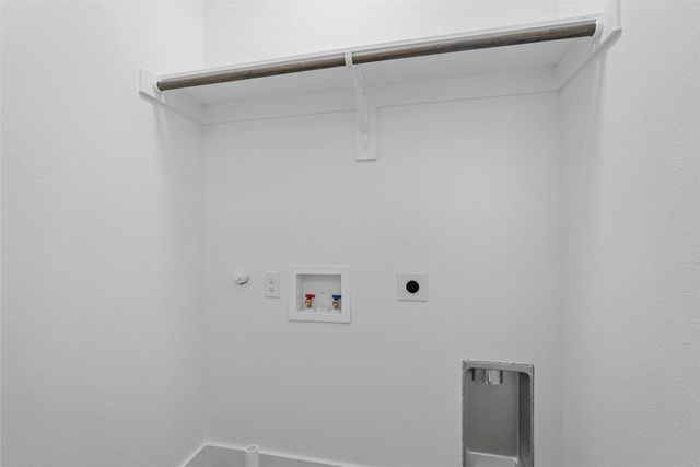 6110 Carlton Garret Street, Dallas, TX 75215